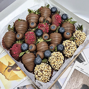 The "Strawberry-Blueberry" Set with delivery Tyumen