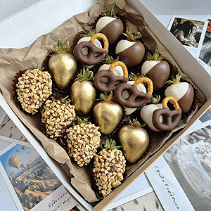 Chocolate-Covered Strawberries "Pretzel" with delivery Tyumen