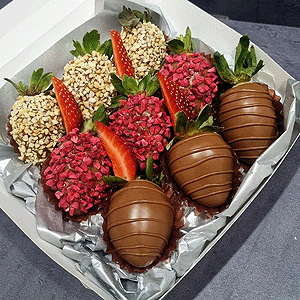 Chocolate-Covered Strawberries "Set of Joy" with delivery Tyumen