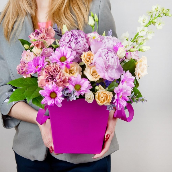 White Delphinium - 1, Spray rose: white, cream, light pink 50 cm - 6, Pink carnation - 4, Pink Lisianthus (Eustoma) - 4, Peony pink - 4, Bacardi Pink Spray Chrysanthemum - 1, Round flower box small , Oasis, Salal, Eucalyptus parvifolia (1 pc.)