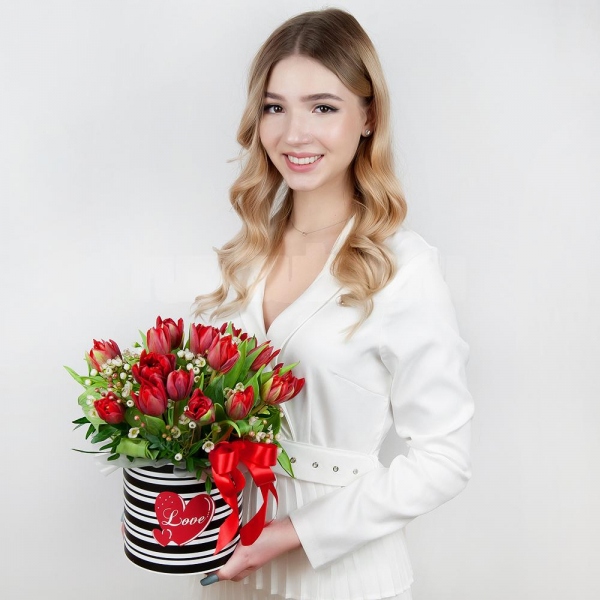 Red tulip - 31, Round flower box small , Oasis, Pistachio, Waxflower (1 pc.), Wrapping Paper, Ribbon