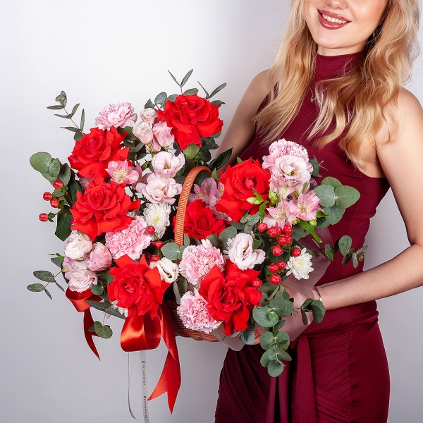 Red rose Nina 50 cm - 9, Pink Lisianthus (Eustoma) - 3, Baltica White Spray Chrysanthemum - 1, Pink carnation - 7, Alstromeria white, soft pink - 6, Small Basket, Oasis, Hypericum, Eucalyptus, Ribbon