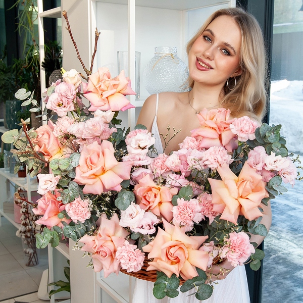 Pink rose 70 cm Ecuador  - 13, Pink Lisianthus (Eustoma) - 4, Pink carnation - 25, Medium Basket, Oasis, Limonium (1 pc.), Eucalyptus