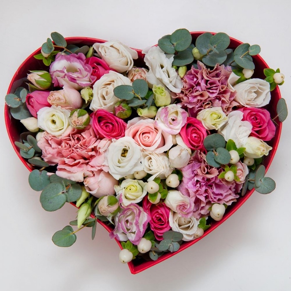 Pink carnation - 5, Bright pink spray rose mix, 50 cm - 5, lisianthus - 4, Heart‑shaped box for arrangements, Oasis, Hypericum, Eucalyptus parvifolia (1 pc.)