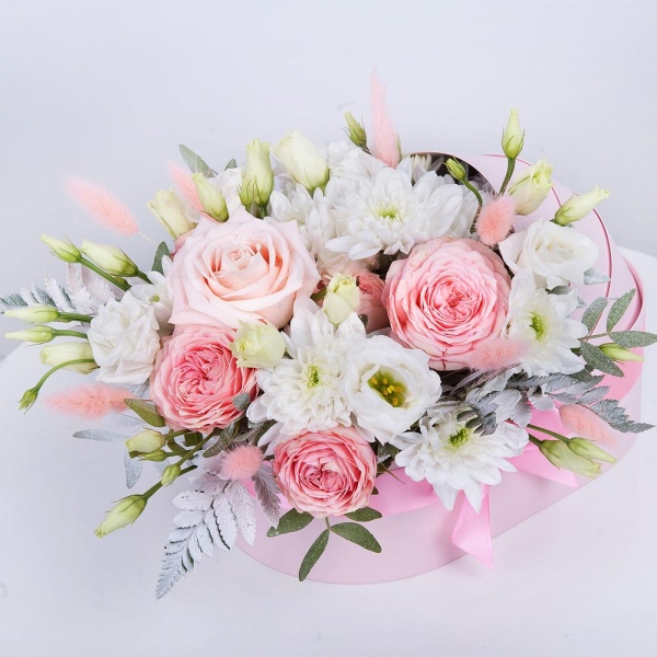 Baltica White Spray Chrysanthemum - 2, Peony sprayrose - 1, Pink rose 50 cm - 3, lisianthus - 1, Composition Box, Oasis, Pistachio, Fern (1 pc.), Dried flowers decor