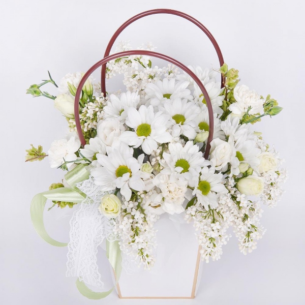 White Lilac - 3, Bacardi White Spray Chrysanthemum - 6, lisianthus - 2, White spray carnation - 4, Flower bag, Oasis, Ribbon