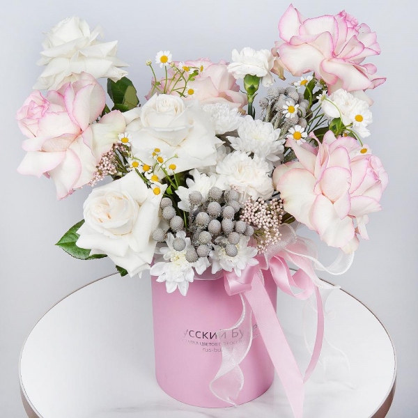 Rose Esperance - 5, White rose 50 cm Ecuador - 4, Chamomile - 2, Baltica White Spray Chrysanthemum - 1, Carnation white, cream - 5, Round flower box small , Brunia Green Lanuginosa (1 pc.), Ozotamnus, Wrapping Paper, Oasis