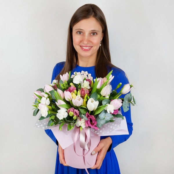 Pink tulip - 21, Pink Lisianthus (Eustoma) - 4, White spray carnation - 4, Round flower box small , Oasis, Wrapping Paper, Eucalyptus Cinerea