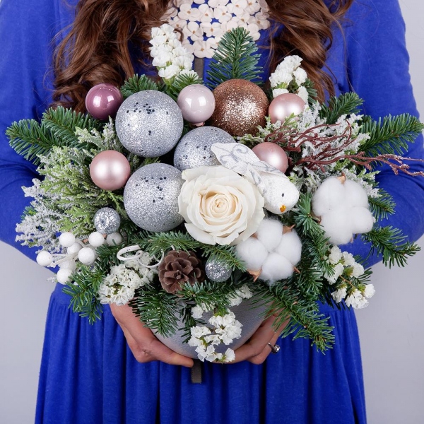White rose 50 cm - 2, Ceramic pot, Oasis, Spruce branches (1pc.), White statice, Cotton bud, Christmas decor (set)