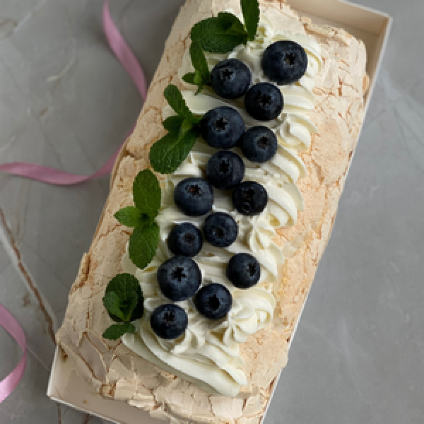 Meringue Roll "Weightless Tenderness"