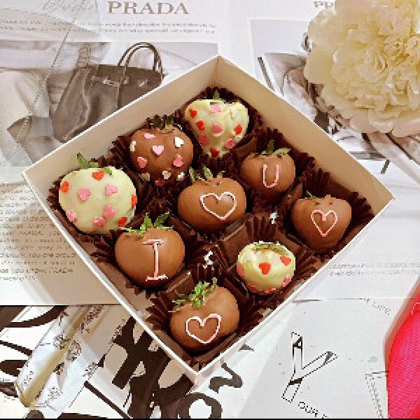 Chocolate-Dipped Strawberries "Berries with Love"