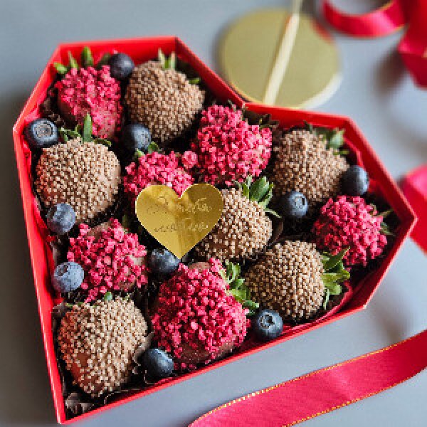 "Sweet Kiss" Chocolate Strawberries