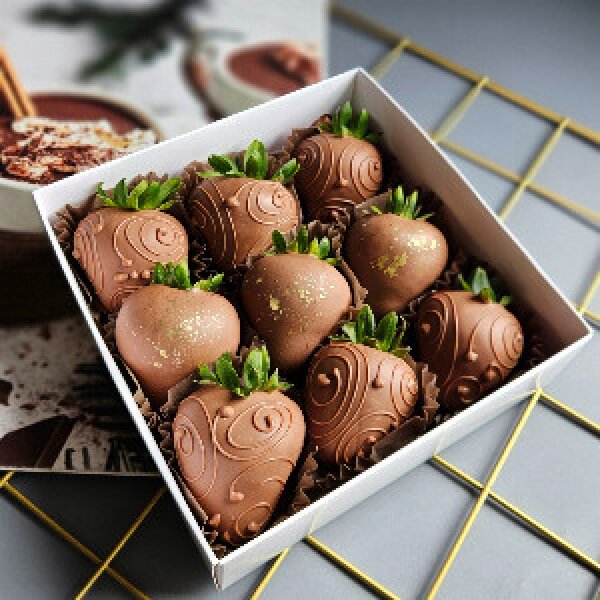 "Light Breeze" Chocolate Strawberries