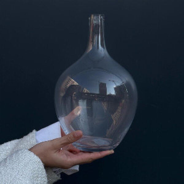 Glass vase "Crystal Grace"