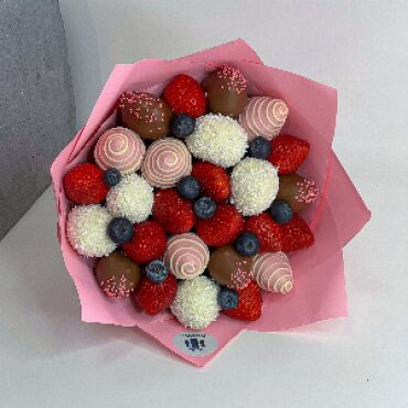 Chocolate-Covered Strawberries "Berry Sonnet"