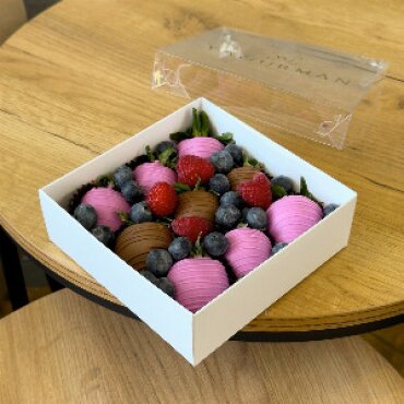 Strawberries in chocolate «Berry Miracle»
