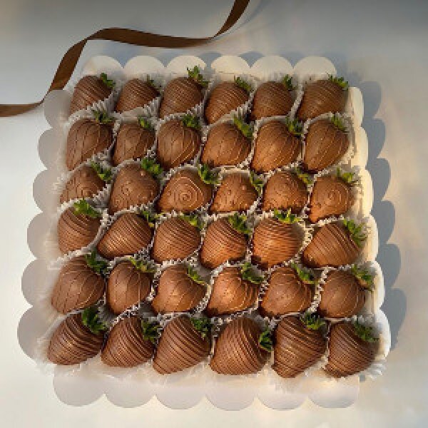 Большая клубника