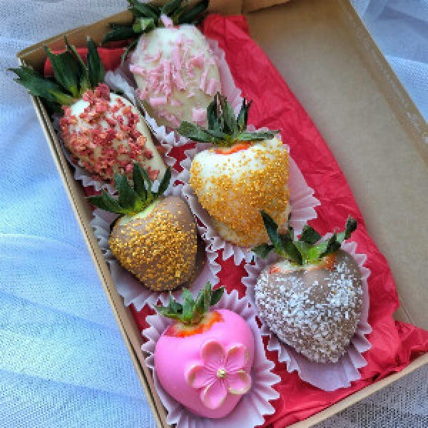 Strawberry in chocolate "Raspberry Dawn"