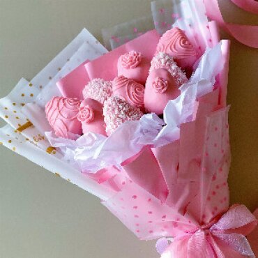 Pink Baroque Chocolate Strawberry