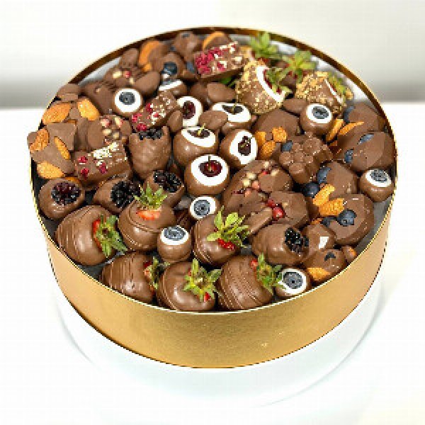 Berry Scattering Chocolate Set