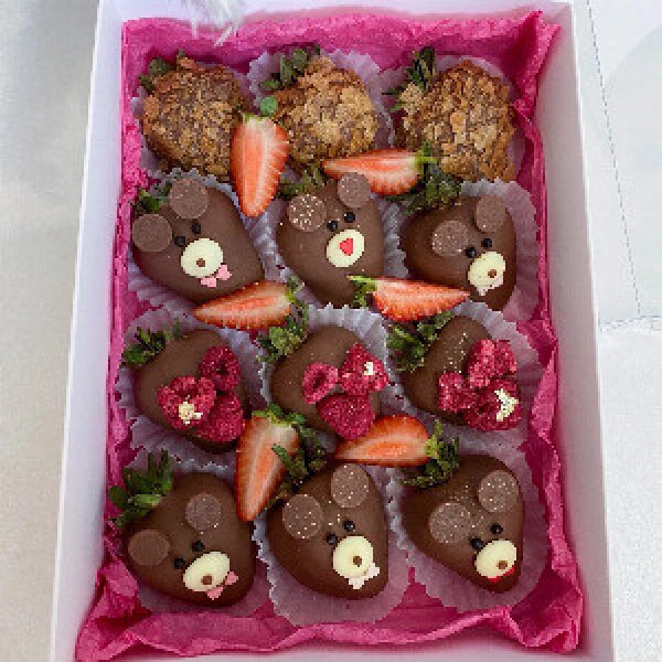 Strawberry Chocolate "Little Bears" in a Box