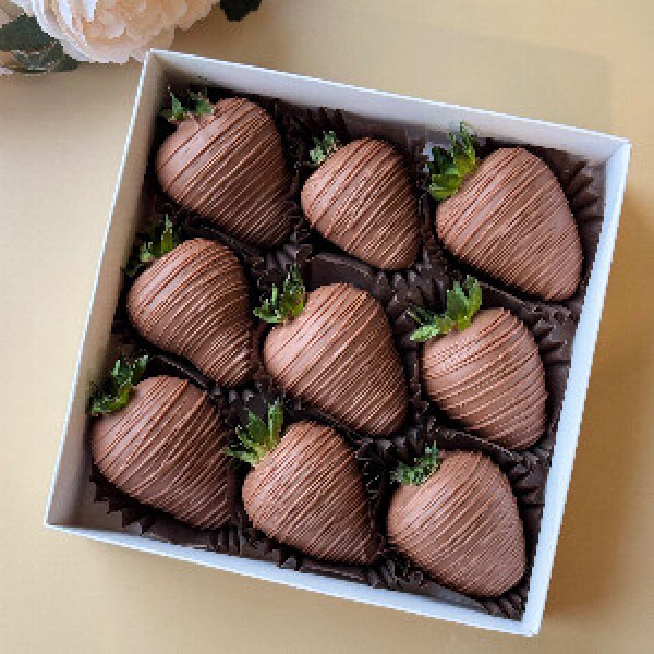 "Milky Classic" Chocolate Strawberries