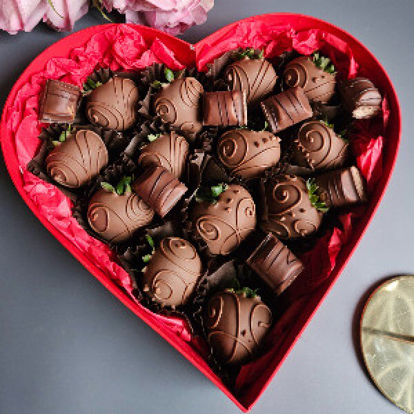 "Cutie" Chocolate Strawberries