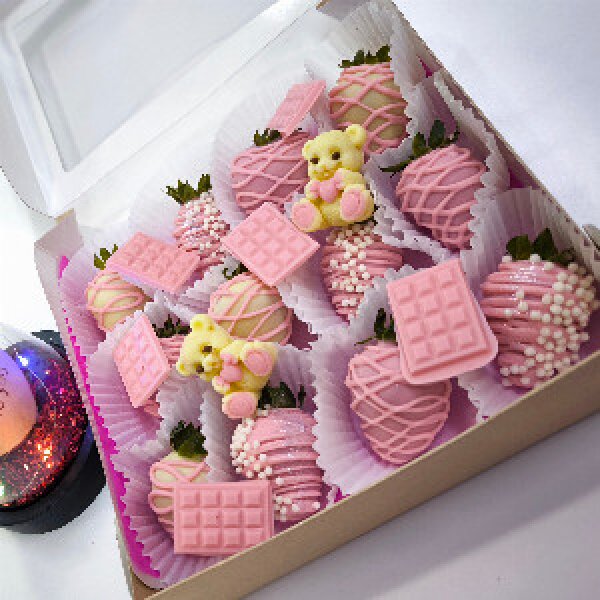 Chocolate Strawberry Set "Bear's Joy"