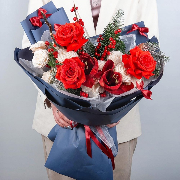 Red rose Nina 50 cm - 3, Red amaryllis - 1, Peony sprayrose - 6, Spruce branches (1pc.), Artificial branch, Ilex, Wrapping Paper