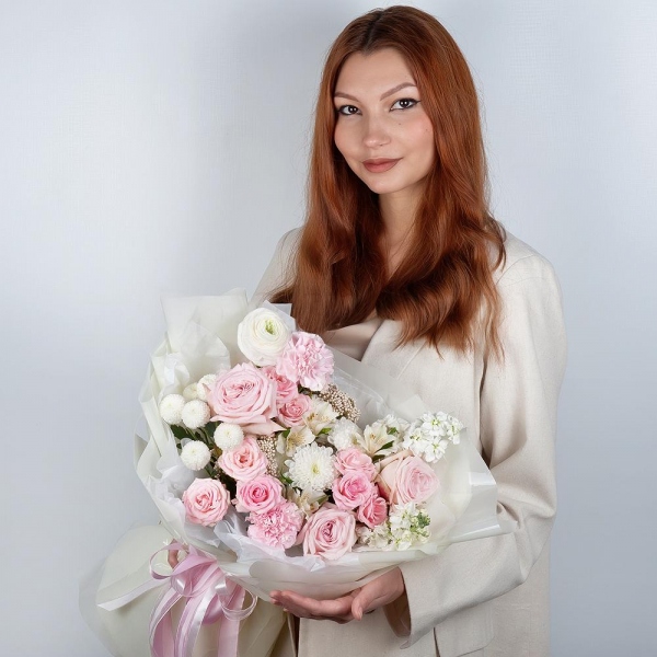 Ranunculus White - 1, Peony rose pink 'OHara' - 3, White Matthiola - 2, Bright pink spray rose mix, 50 cm - 3, Pink carnation - 11, Alstromeria white, soft pink - 6, Newton White Spray Chrysanthemum - 1, Baltica White Spray Chrysanthemum - 1, Ozotamnus, Wrapping Paper