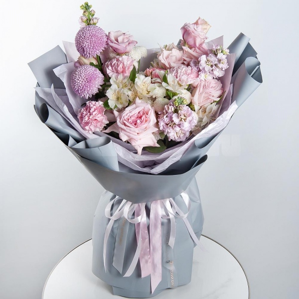 Momoko Chrysanthemum - 2, Newton White Spray Chrysanthemum - 3, Pink Lisianthus (Eustoma) - 2, Matthiola Lilac - 2, Peony sprayrose - 3, Pink carnation - 15, Alstromeria white, soft pink - 4, Peony rose pink 'OHara' - 3, Wrapping Paper