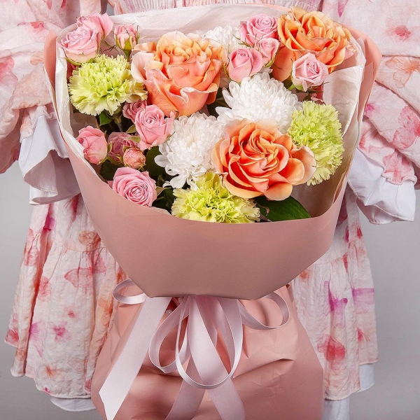 Pink-orange rose Phoenix 50 cm - 3, Baltica White Spray Chrysanthemum - 1, Bright pink spray rose mix, 50 cm - 3, Green carnation - 7, Wrapping Paper