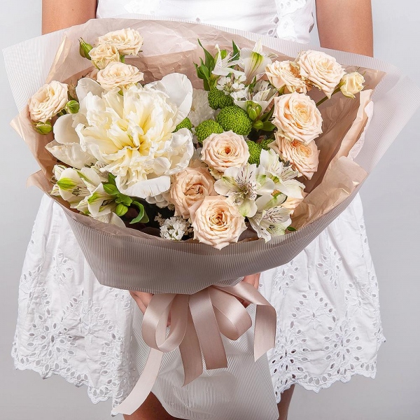 Peony white - 1, Baltica White Spray Chrysanthemum - 1, Spray rose: white, cream, light pink 50 cm - 3, Alstromeria white, soft pink - 5, Athos pom Feeling Green - 1, White statice, Wrapping Paper