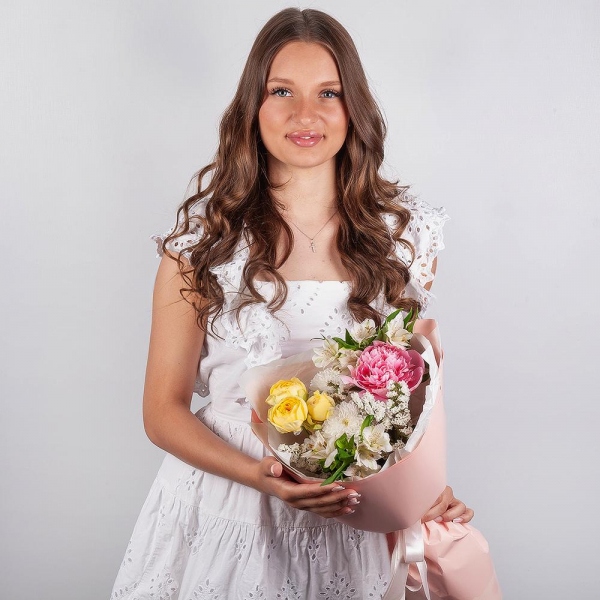 Peony pink - 1, Alstromeria white, soft pink - 4, Spray peony rose  - 1, Baltica White Spray Chrysanthemum - 1, White statice, Wrapping Paper