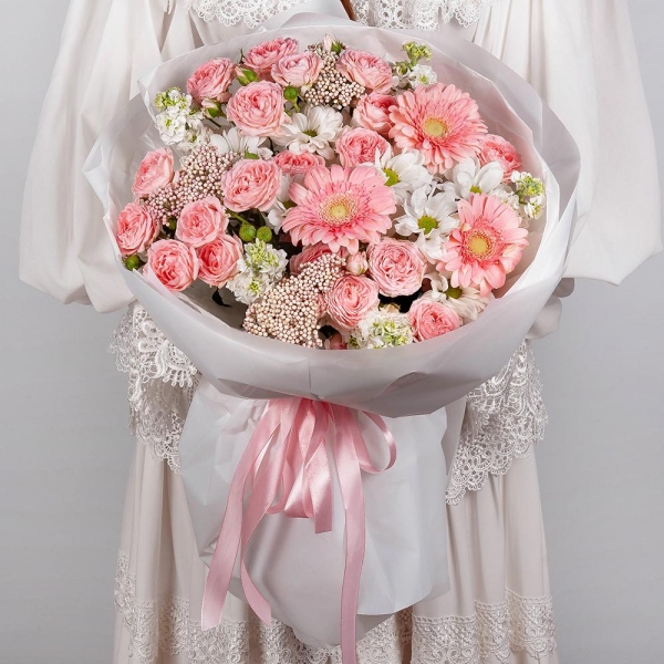 Bacardi White Spray Chrysanthemum - 3, Gerbera pink - 9, White Matthiola - 5, Bright pink spray rose mix, 50 cm - 9, Ozotamnus, Wrapping Paper