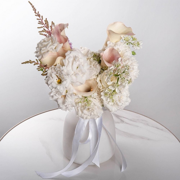 Calla lilies - 7, lisianthus - 13, Astilbe, Ozotamnus, Ribbon