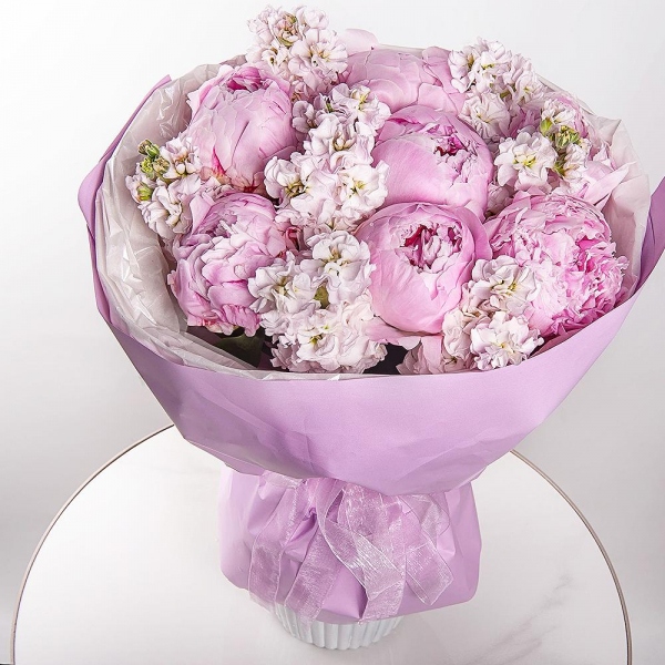 Peony pink - 7, White Matthiola - 18, Wrapping Paper