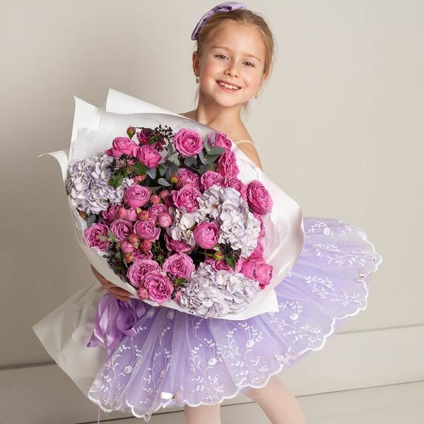 Blue/purple hydrangea - 3, Spray peony rose Misty Bubbles, 50 cm - 17, Viburnum, Eucalyptus Cinerea, Wrapping Paper