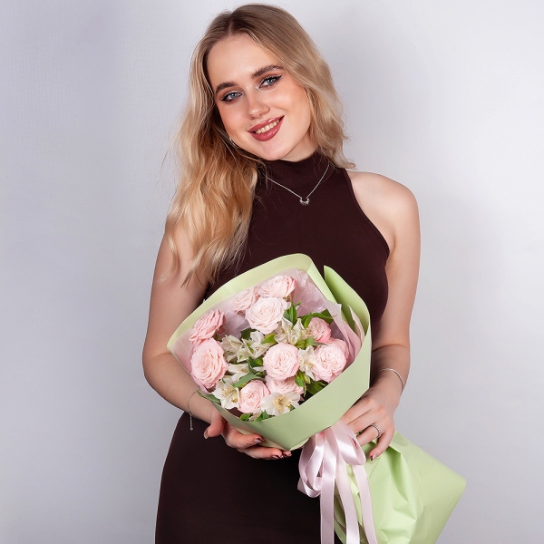 Peony sprayrose - 4, Alstromeria white, soft pink - 5, Wrapping Paper
