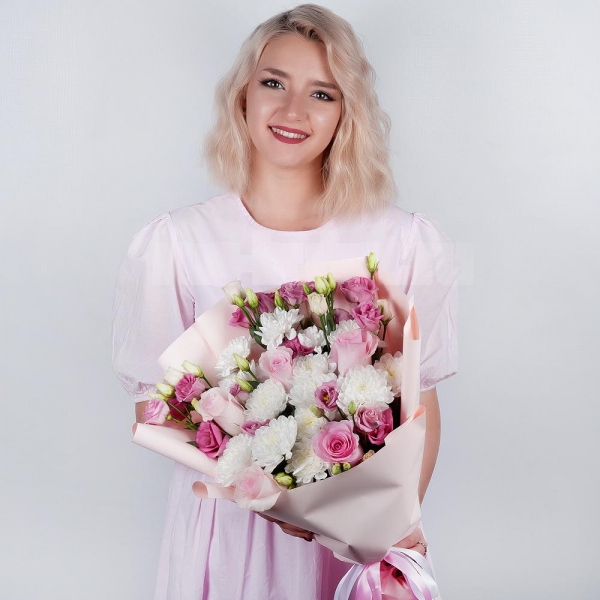 Baltica White Spray Chrysanthemum - 4, Pink Lisianthus (Eustoma) - 4, Pink rose 50 cm - 7, Wrapping Paper