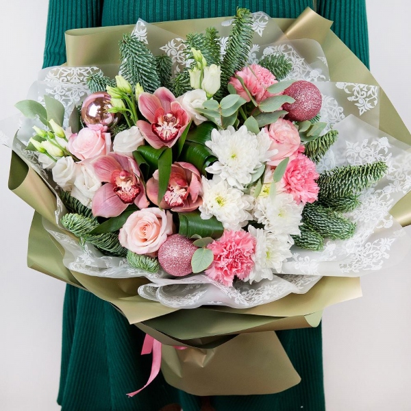 Pink Cymbidium Orchid Bud - 5, lisianthus - 3, Baltica White Spray Chrysanthemum - 3, Pink carnation - 4, Pink rose 50 cm - 4, Flask for orchids, Aspidistra (1 pc.), Eucalyptus Cinerea, Spruce branches (1pc.), Christmas decor (set), Wrapping Paper