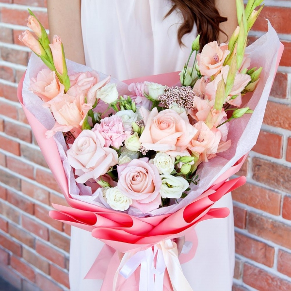 Pink Gladiolus - 4, Pink carnation - 4, Pink rose 50 cm - 5, lisianthus - 3, Spray rose: white, cream, light pink 50 cm - 3, Ozotamnus, Wrapping Paper