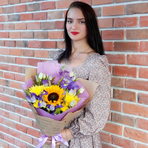 Sunflower - 2, Irises - 4, Baltica Yellow Spray Chrysanthemum - 4, Matthiola Lilac - 2, lisianthus - 2, Pink Lisianthus (Eustoma) - 1, Dried flowers decor, Wrapping Paper