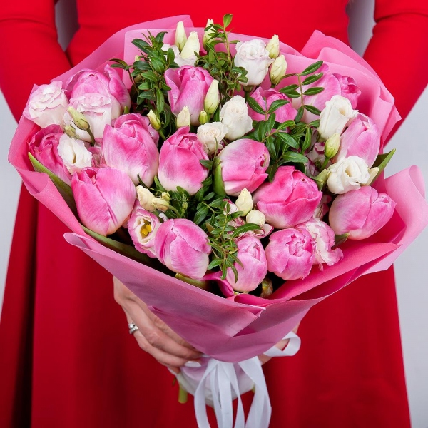 Pink Lisianthus (Eustoma) - 4, Pink tulip - 25, Pistachio, Wrapping Paper