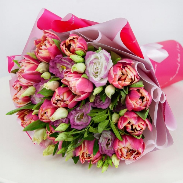 Pink Lisianthus (Eustoma) - 4, Pink tulip - 25, Pistachio, Wrapping Paper