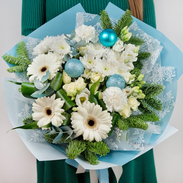 Gerbera white - 5, Spray rose: white, cream, light pink 50 cm - 4, Baltica White Spray Chrysanthemum - 3, lisianthus - 4, Carnation white, cream - 3, Aspidistra (1 pc.), Spruce branches (1pc.), Christmas decor (set), Wrapping Paper