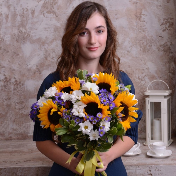 Sunflower - 6, Bacardi White Spray Chrysanthemum - 8, Lilac aster - 3, Pittosporum, Ribbon