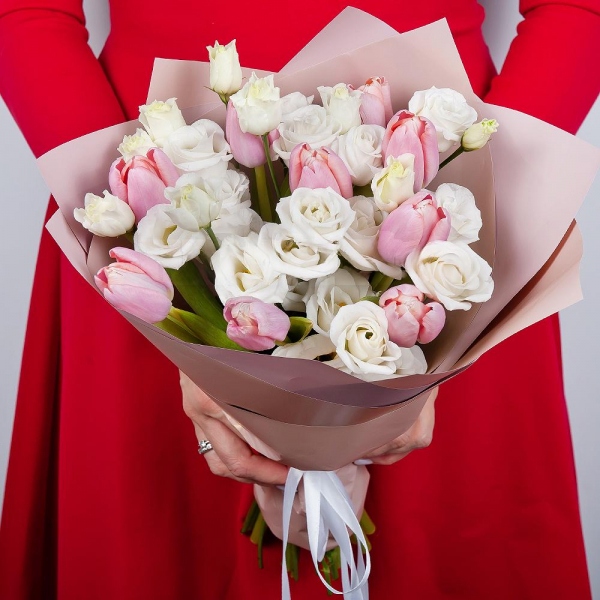 Pink tulip - 17, lisianthus - 5, Wrapping Paper, Ribbon
