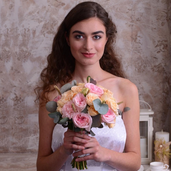 David Austin peonyroses - 13, Spray rose: white, cream, light pink 50 cm - 10, Pink carnation - 5, Eucalyptus Cinerea, Ribbon, Dried flowers decor