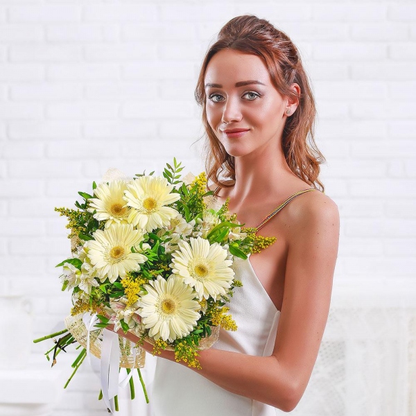 Gerbera white - 9, Alstromeria white, soft pink - 9, Solidago (1 pc.), Pistachio, Sisal, Ribbon